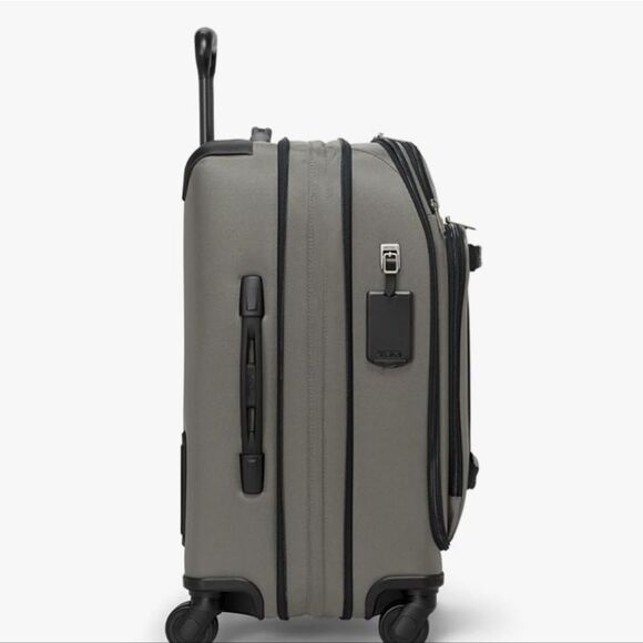 Tumi Merge International Front Lid 4-Wheeled Carry On Luggage - Picture 2 of 15